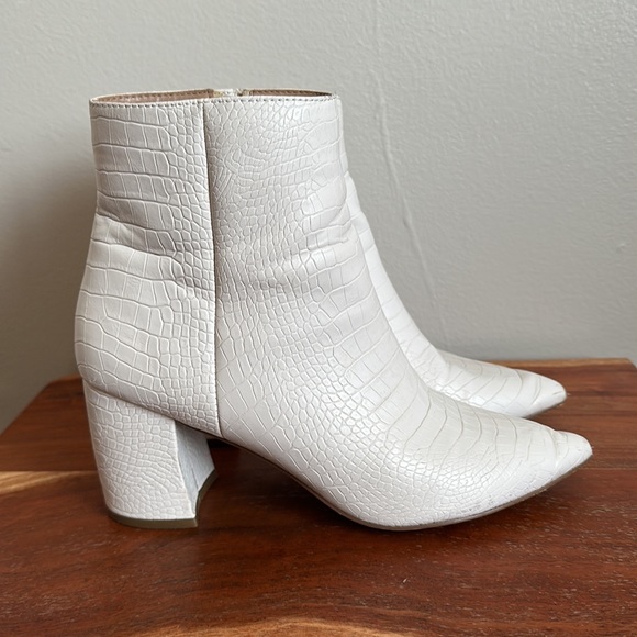 Steve Madden Nadaline Pointed Toe Bootie | Light Bone Croc - Picture 3 of 5